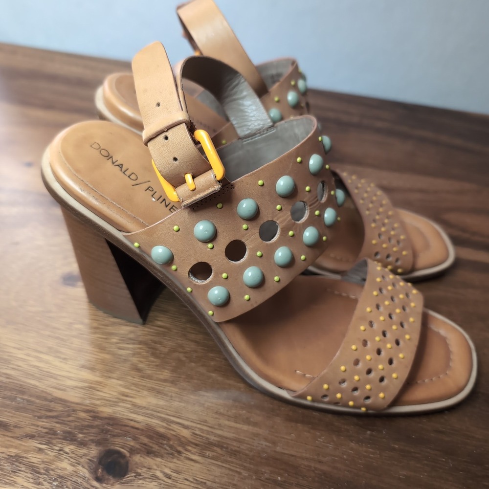 Donald Pliner Estee Tan Leather Studded Block Heel Sandals Mint Yellow 9.5M